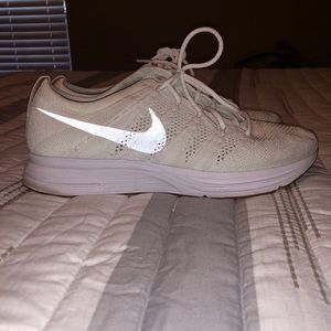 Nike flyknit trainer